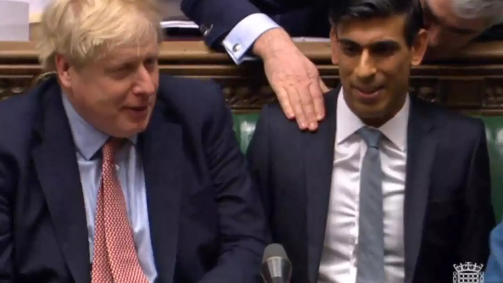 Boris Johnson i el seu ministre del Tresor, Rishi Sunak, en la sessió en què s'han presentat els pressupostos al Parlament britànic, aquest dimecres