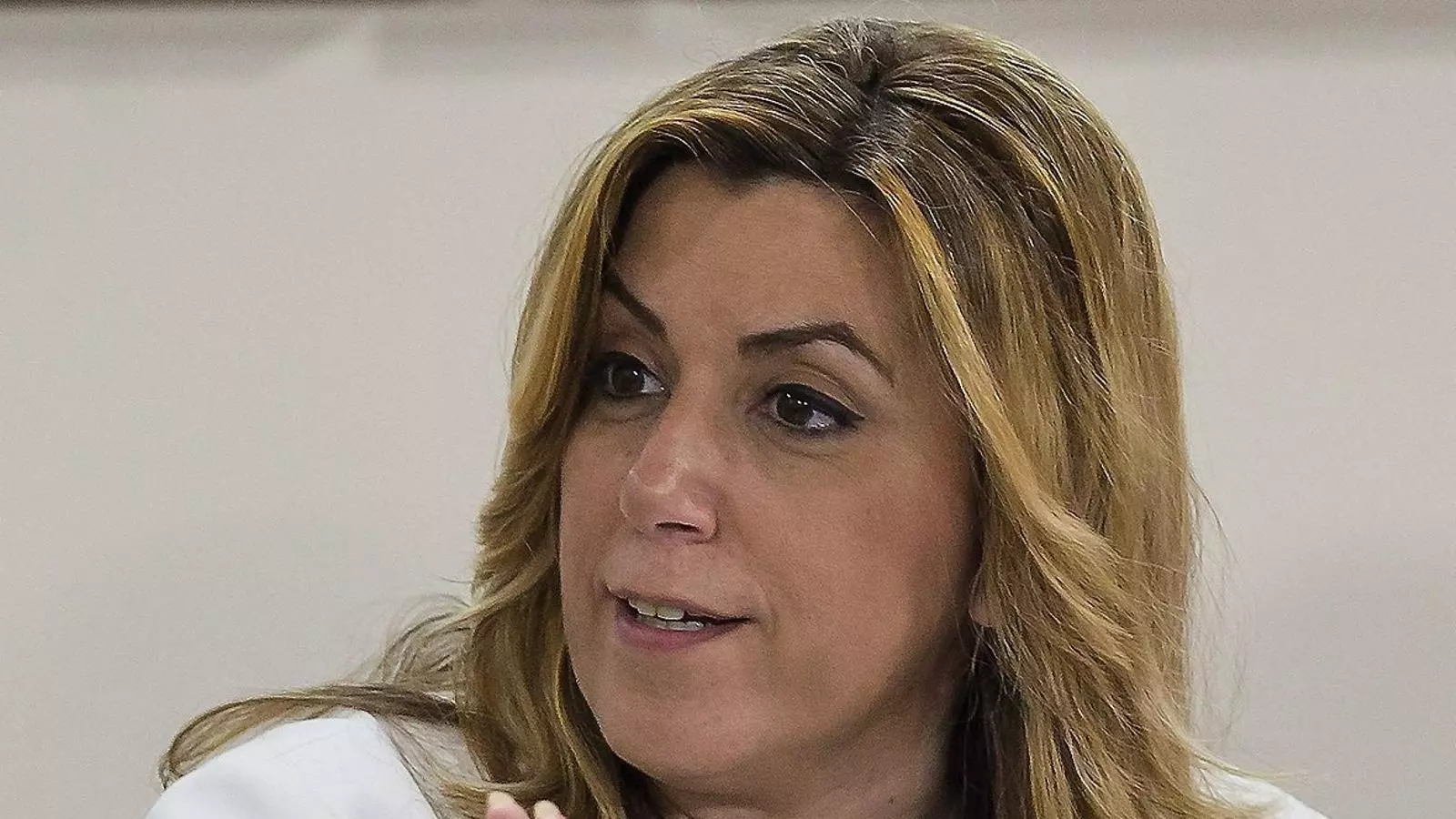 La presidenta d’Andalusia, Susana Díaz, va alertar ahir que els socialistes no estan disposats a acceptar el referèndum que demana Podem per a Catalunya.