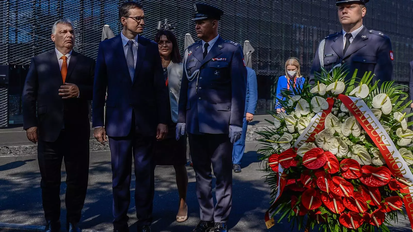 Viktor Orbán (extrem esquerre) i el seu homòleg polonès, Mateusz Morawiecki, a Polònia el juny passat