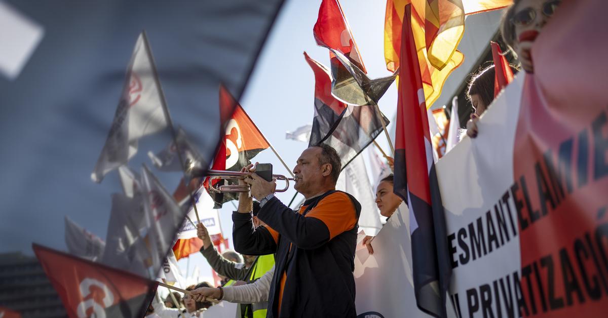 Desconvoquen la vaga a Rodalies del 27 de maig i 5 de juny que coincidia amb les dels docents