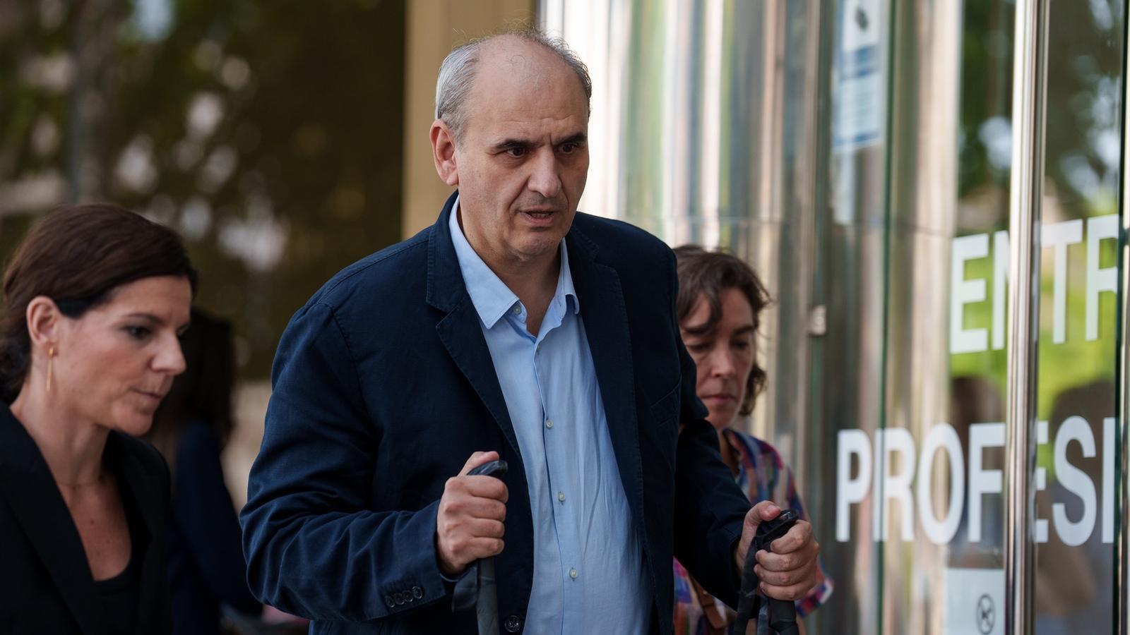 Juan Carlos Barrabés arriving at the Plaza de Castilla Courts last June 15 at the preliminary hearing convened by Judge Juan Carlos Peinado