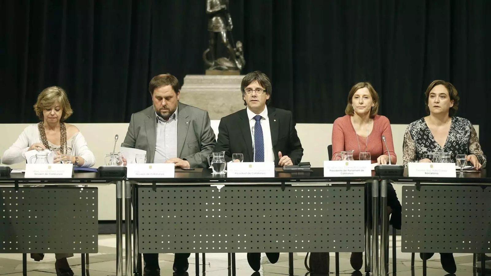 Junqueras, Puigdemont, Forcadell i Colau, durant la cimera celebrada ahir.