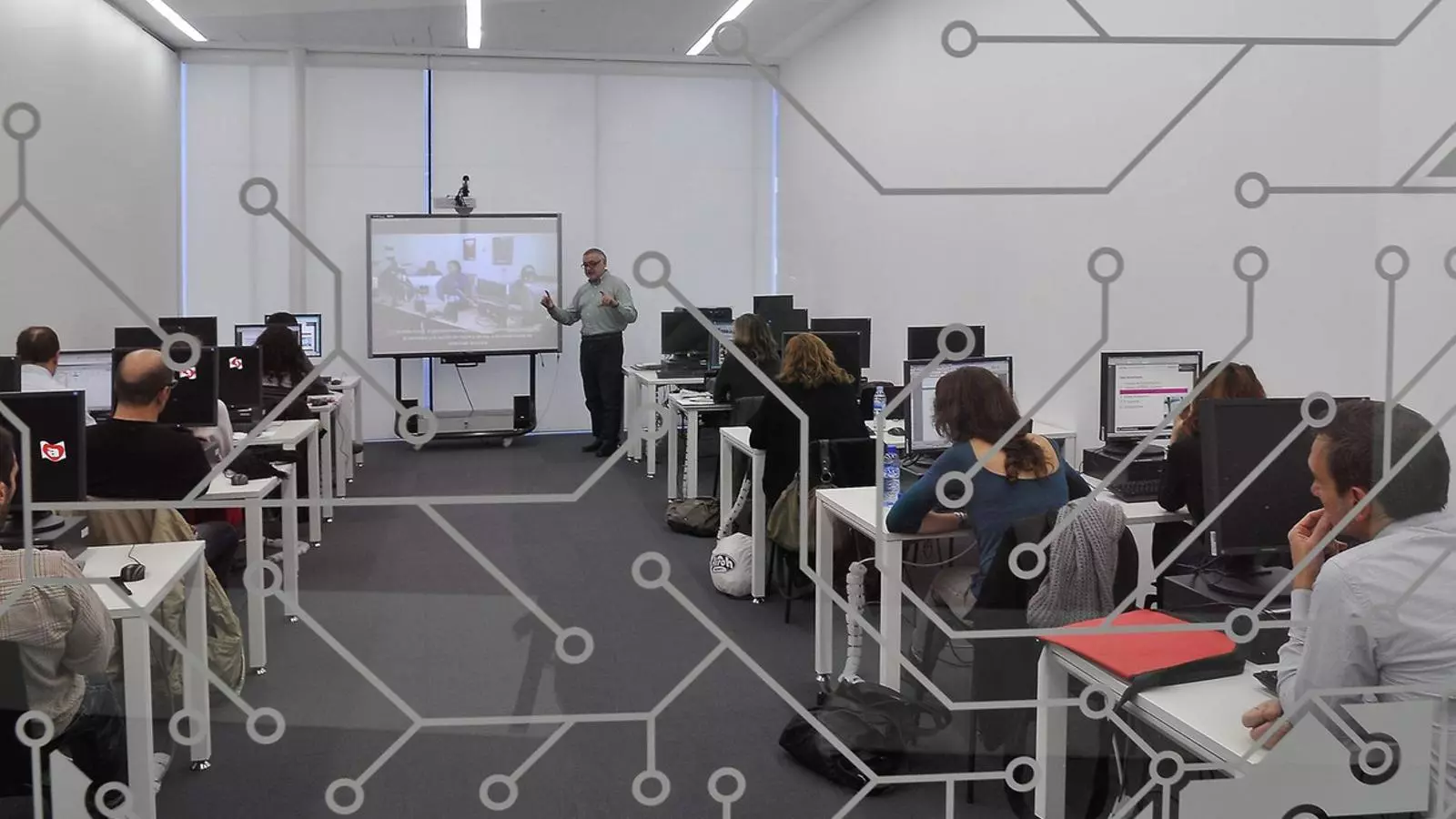Al Cibernàrium s’hi han fet més de 27.000 hores de formació.