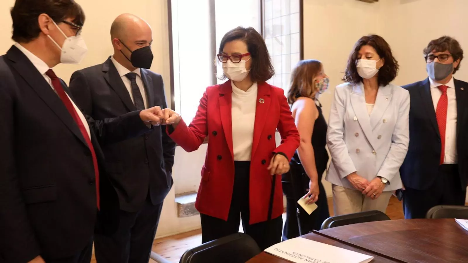 Membres del PSC, entre ells el seu líder, Salvador Illa, en la primera reunió del govern alternatiu