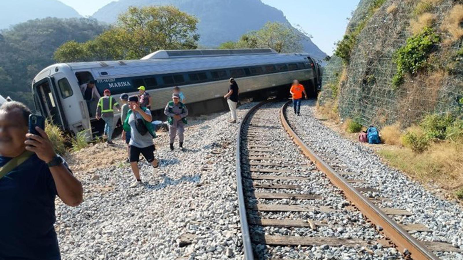 The derailment of the Trans-Isthmus train in the municipality of Asunción Ixtaltepec, in Oaxaca.