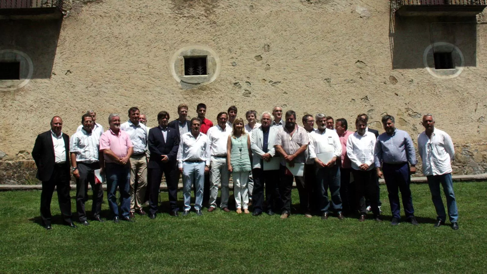 Els integrants de la junta directiva de l'Associació de Municipis per la Independència, aquest divendres / ACN