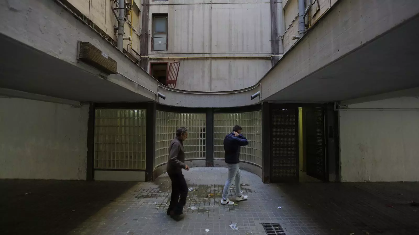 Dos morts i un ferit en un tiroteig al barri de La Mina