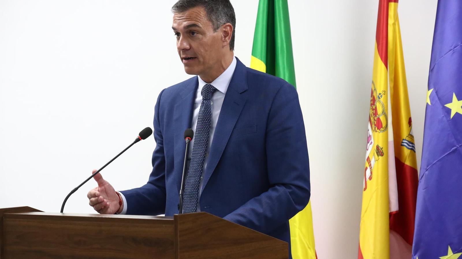 El presidente español, Pedro Sánchez, en Dakar (Senegal)