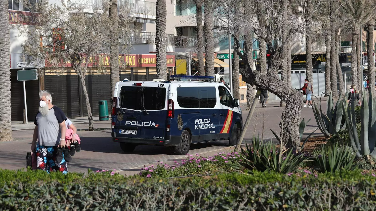 Un cotxe de Policia Nacional a l'Arenal.