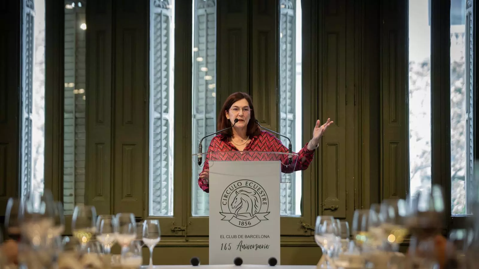 Cani Fernández, presidenta de la CNMC, al Círculo Ecuestre.