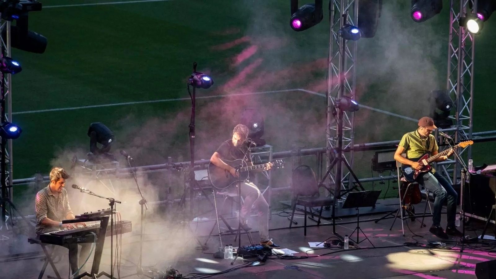 Dani Alegret, Joan Enric Barceló i Ferran Piqué, Els Amics de les Arts, al Camp Nou.