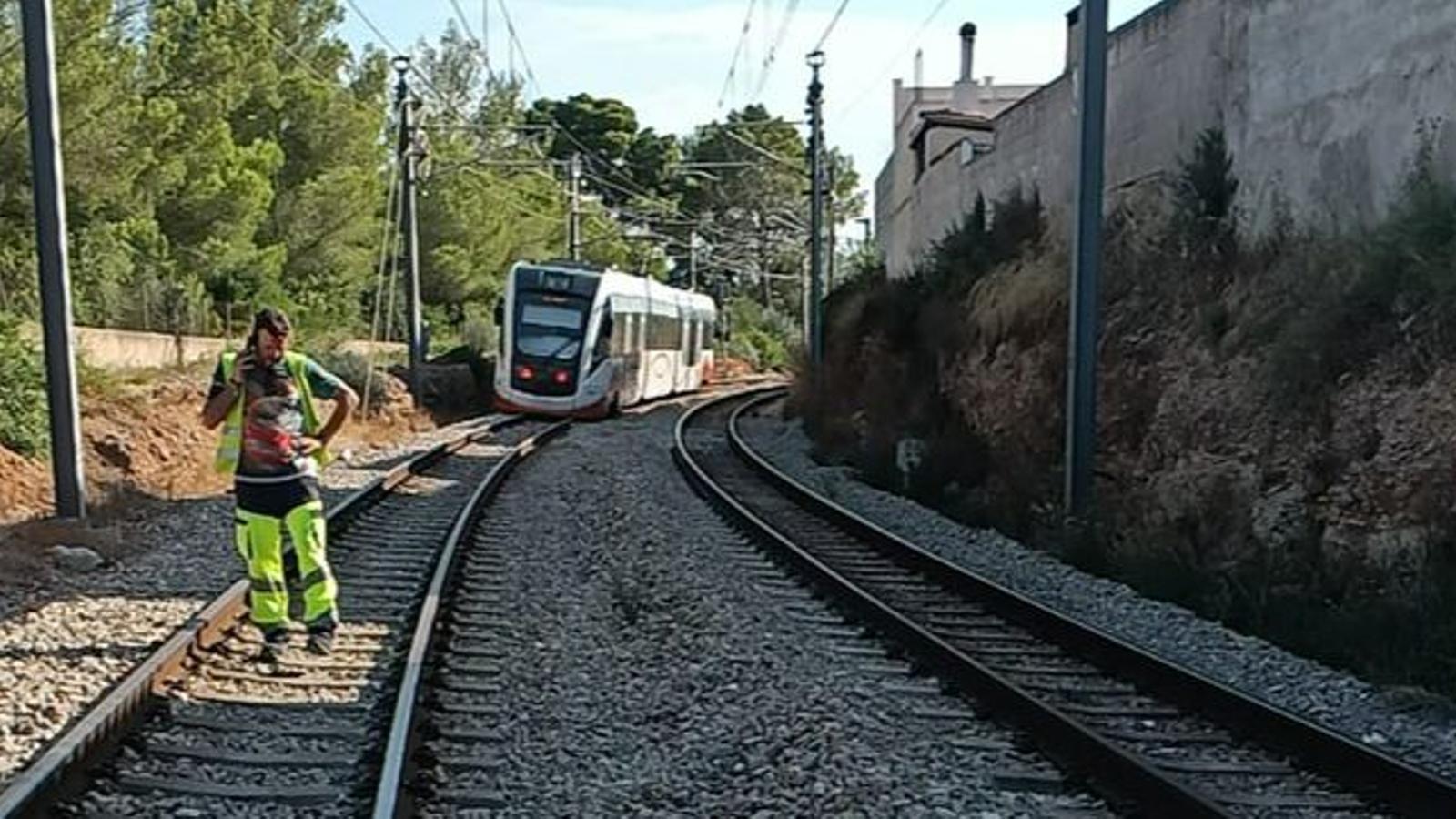 El tren descarrilado este miércoles