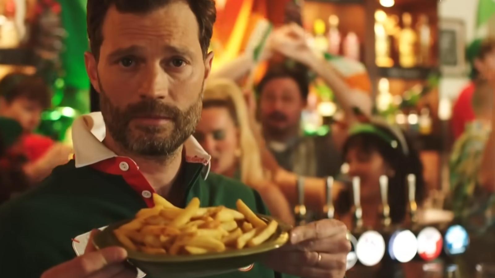 Frame del video humorístic al programa 'Saturday Night Live UK'