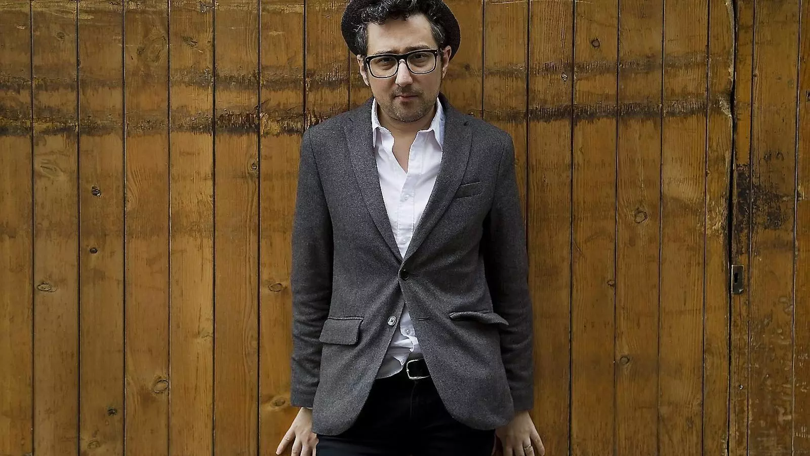 Connectar literatura I política amb humor