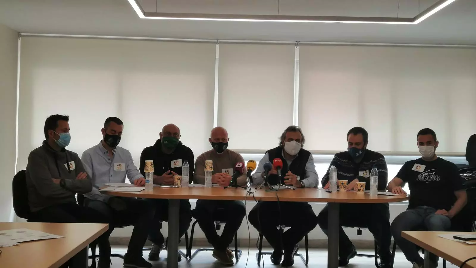 Representants dels set sindicats agrupats a la plataforma Unisep.