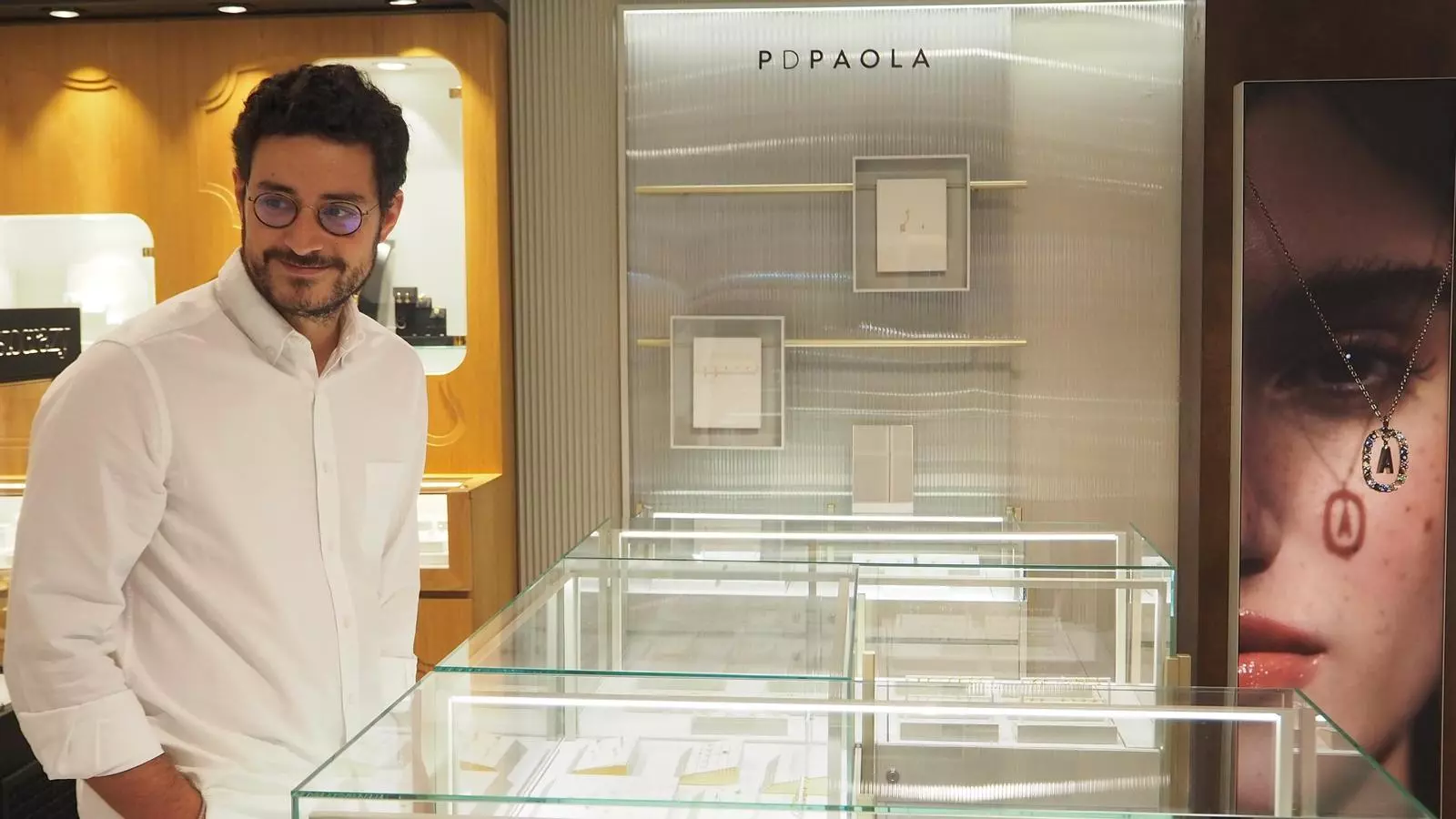 Humbert Sasplugas, cofundador de P de Paola, al nou espai de joieria de Pyrénées.