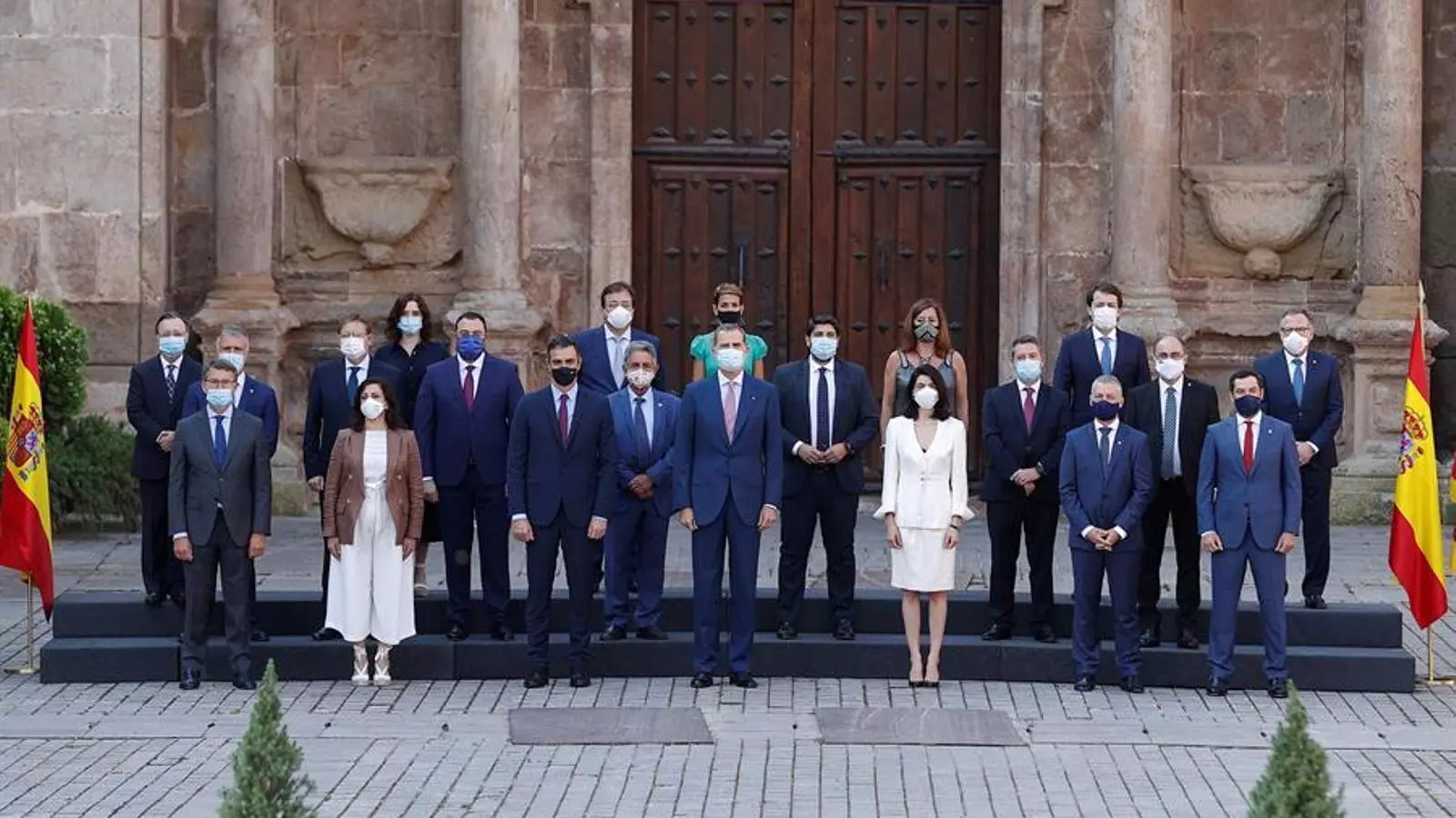 Felip VI, presidint la fotografia prèvia a la conferència de presidents autonòmics, a San Millán de la Cogolla (La Rioja)