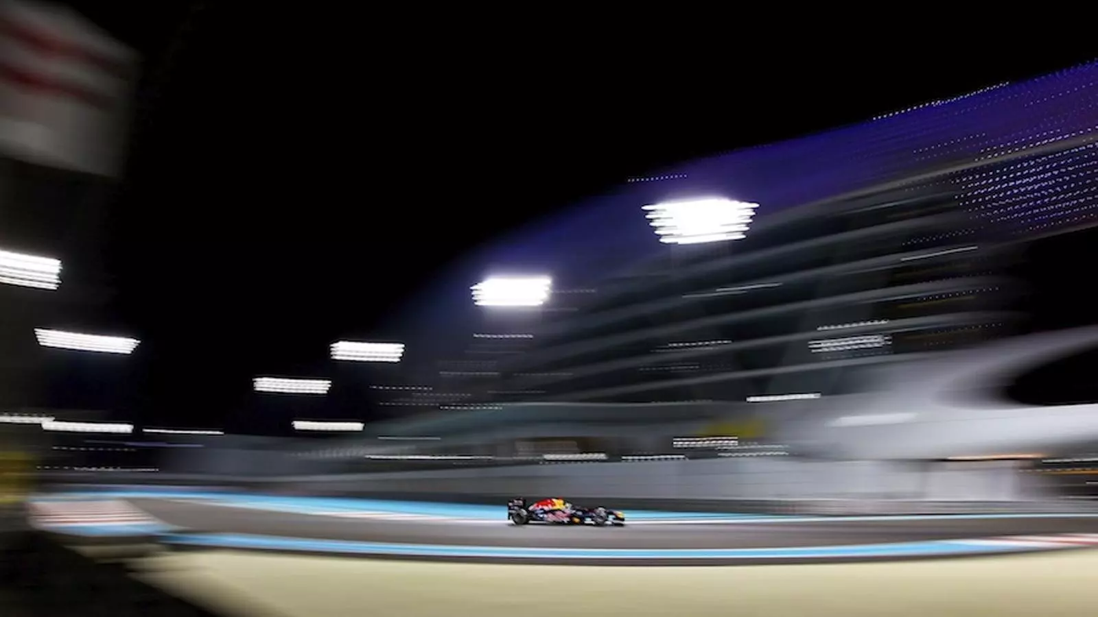 Sebastian Vettel ha tornat a ser el més ràpid a Abu Dhabi. SRDJAN SUKI / EFE