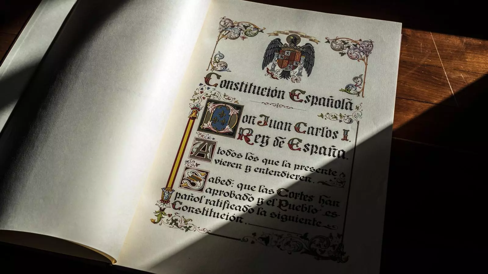 Exemplar 446 facsímil de la constitución española propiedad de Pere Portabella.