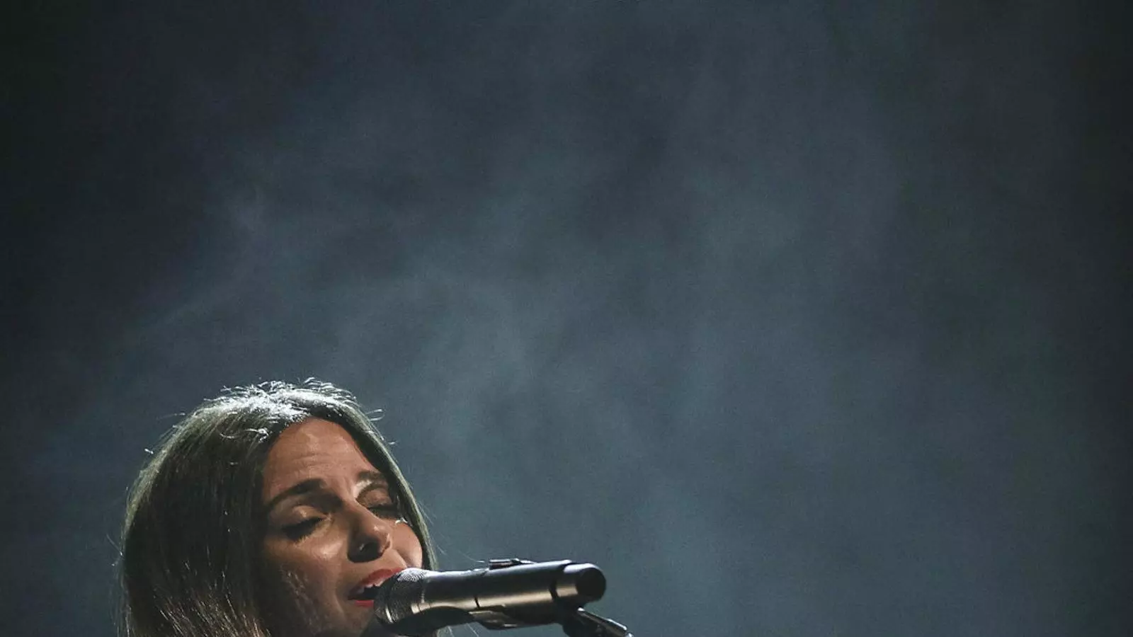 La cantant portuguesa Lina ahir durant el concert amb Refree.