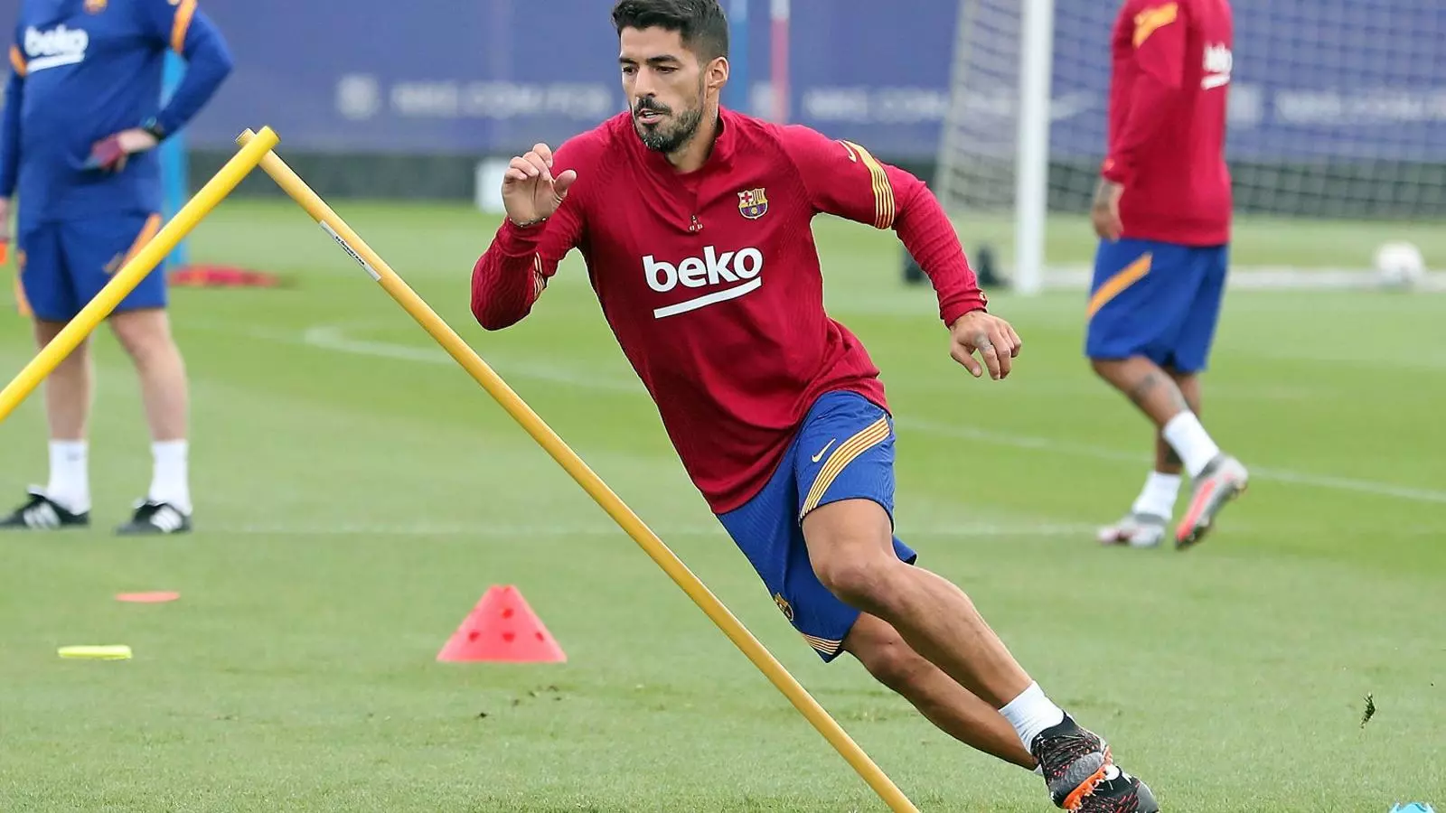 Suárez continua entrenant-se a les ordres de Koeman tot i saber que no compta per al tècnic holandès.
