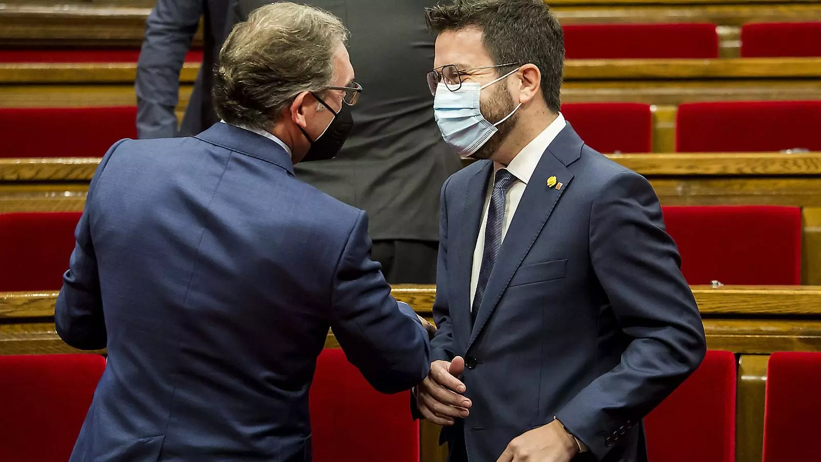 Jaume Giró y Pere Aragonès durante una sesión en el Parlamento .