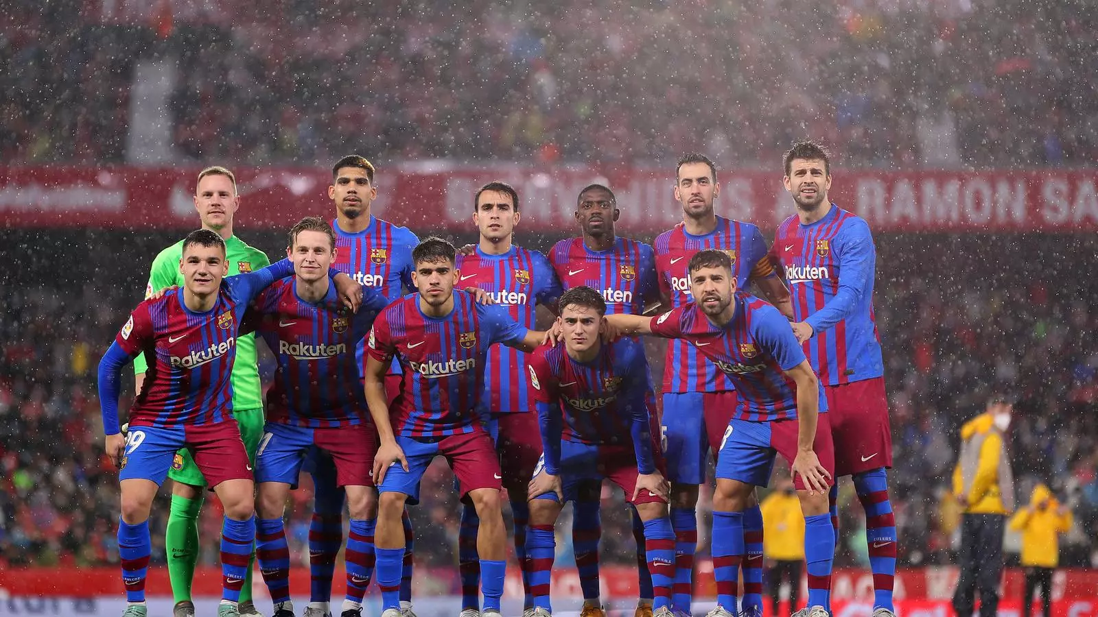 Tres jugadors del filial en l'onze titular del Barça al Sánchez Pizjuán