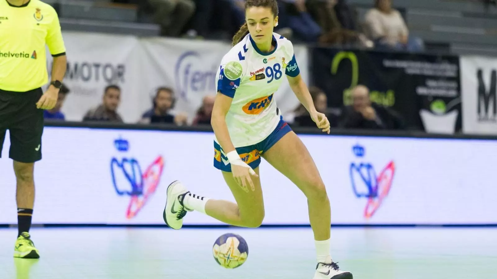 Una acció del partit entre el KH7 Granollers i l'Alcobendas
