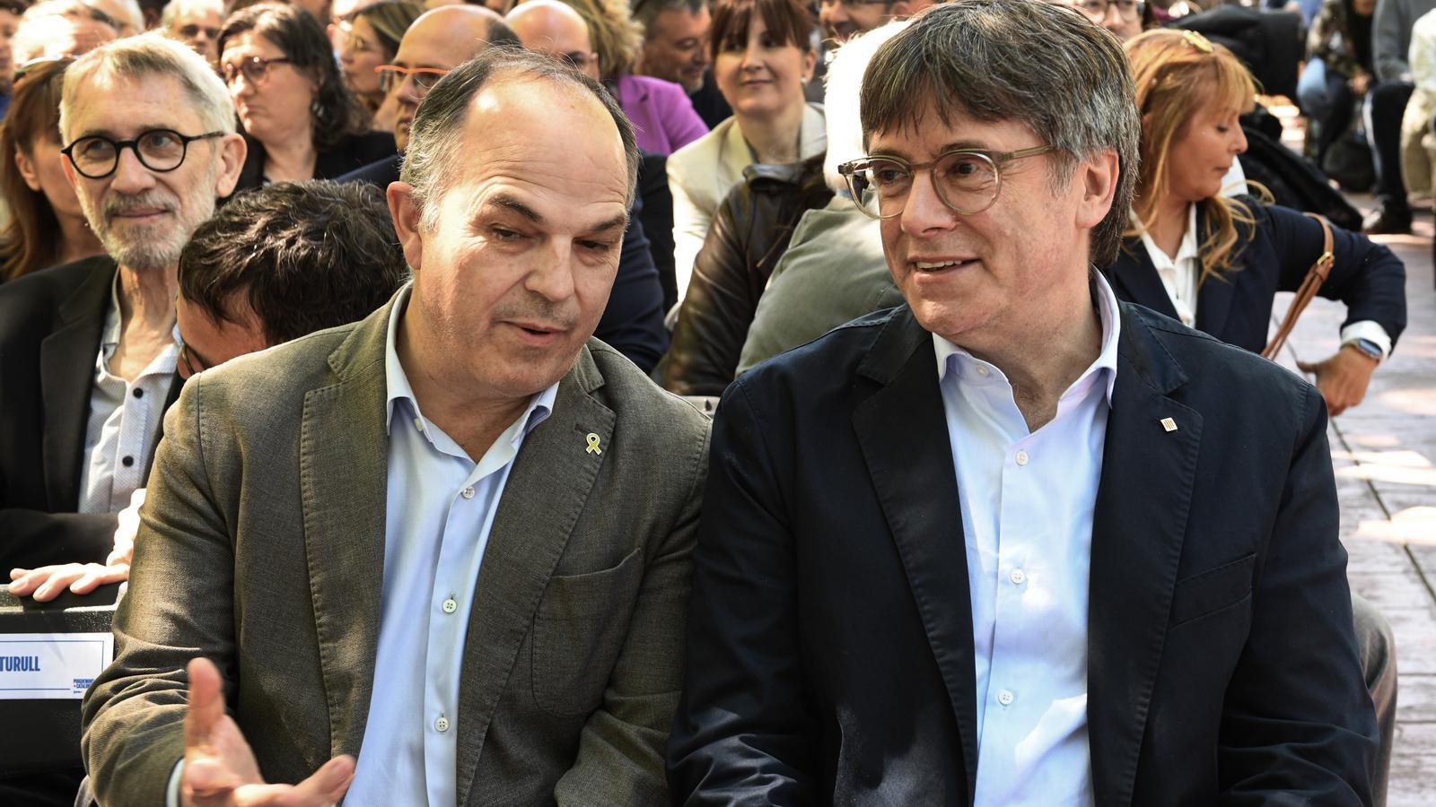 Jordi Turull and Carles Puigdemont, during an event of the Junts electoral campaign of May 2024 in Amélie-les-Bains-Palalda (France)