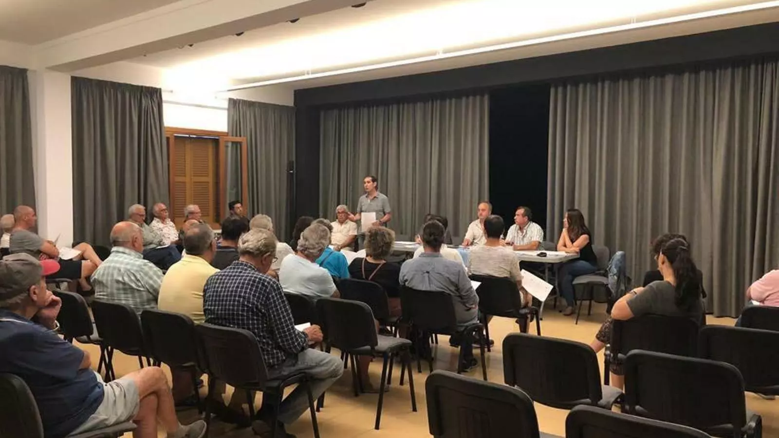 Imatge de l'assemblea de dilluns d'Unió Mollera.