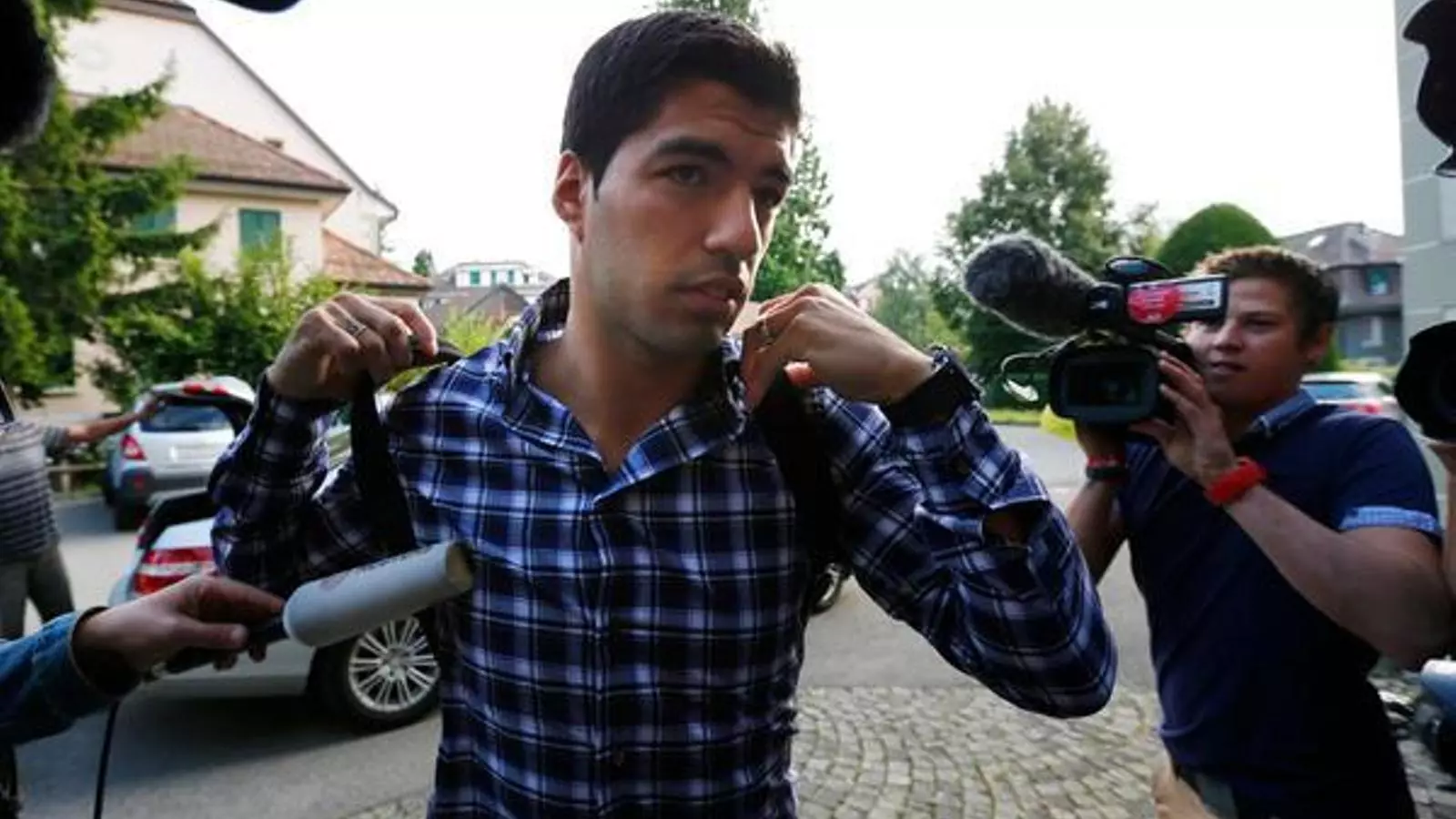 Luis Suárez, entrant al TAS / @IDDALIHABER