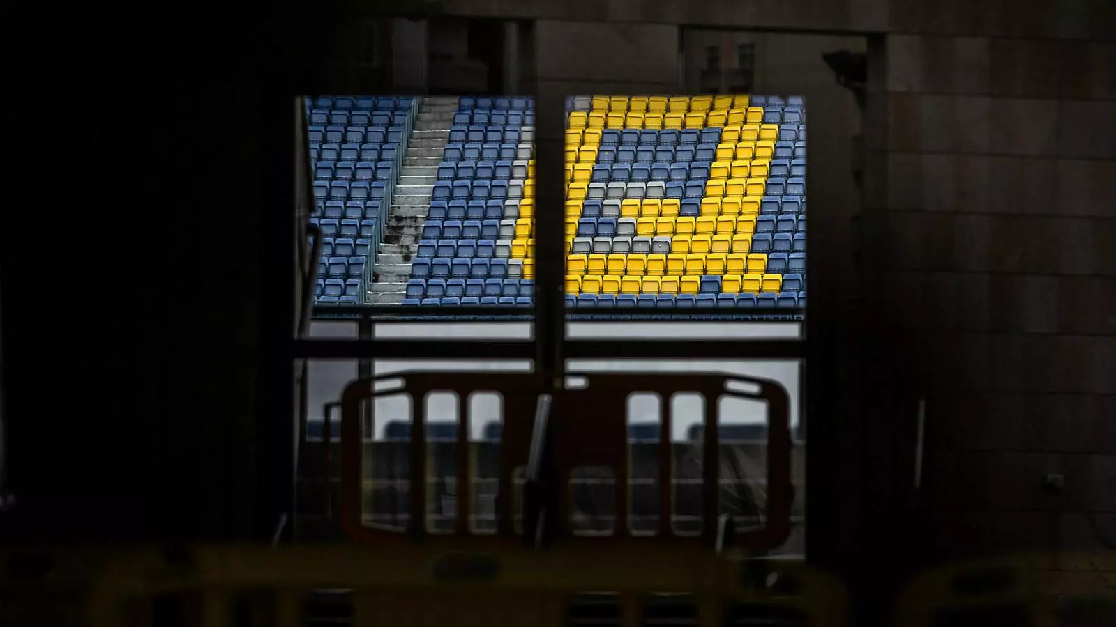 Una imatge dels seients del Camp Nou de Barcelona, sense públic.
