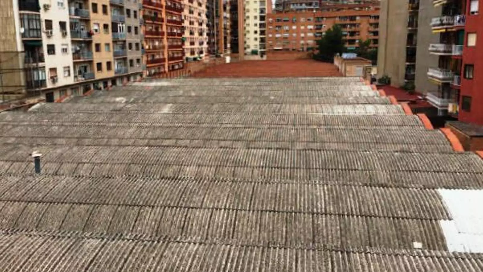 La coberta del taller central del metro