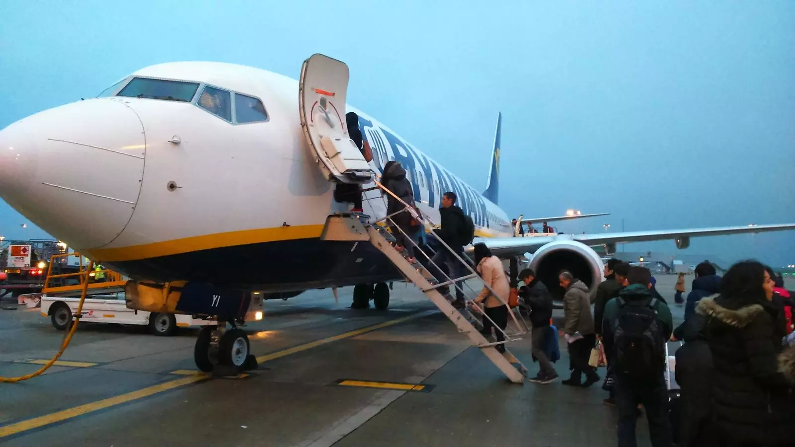 Un avió de Ryanair, a l'aeroport de Stansted, a Londres / QUIM ARANDA