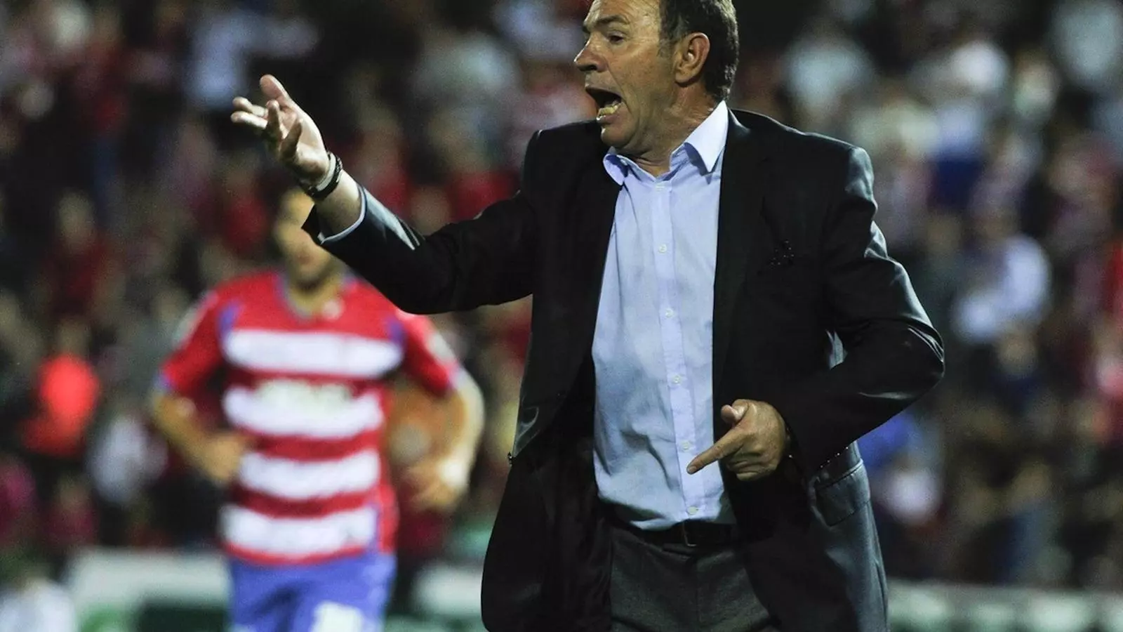 Abel Resino deixa la banqueta del Granada després de perdre contra l'Espanyol / M.A.MOLINA / EFE