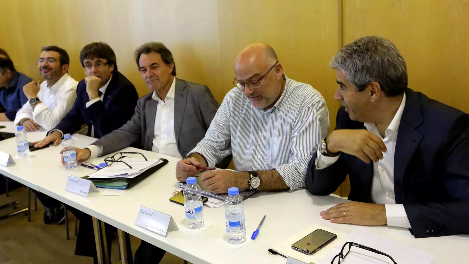 Francesc Homs, Lluís Corominas, Artur Mas, Carles Puigdemont i Francesc Sànchez, durant la reunió de l'executiva de CDC
