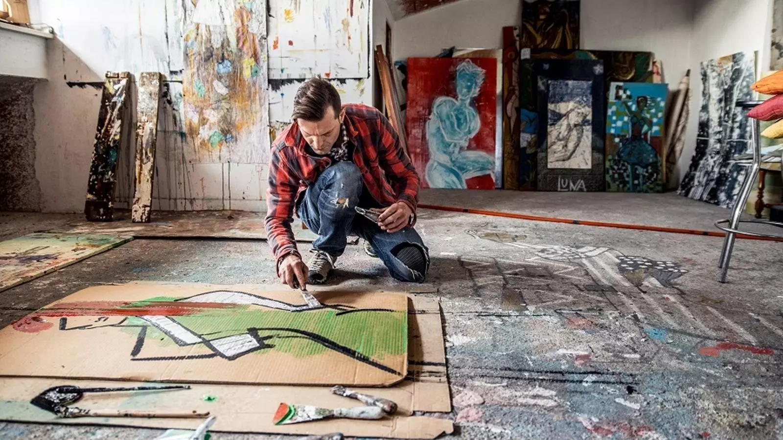 Sabies que es poden passar les vacances aprenent a l'estudi d'un artista?