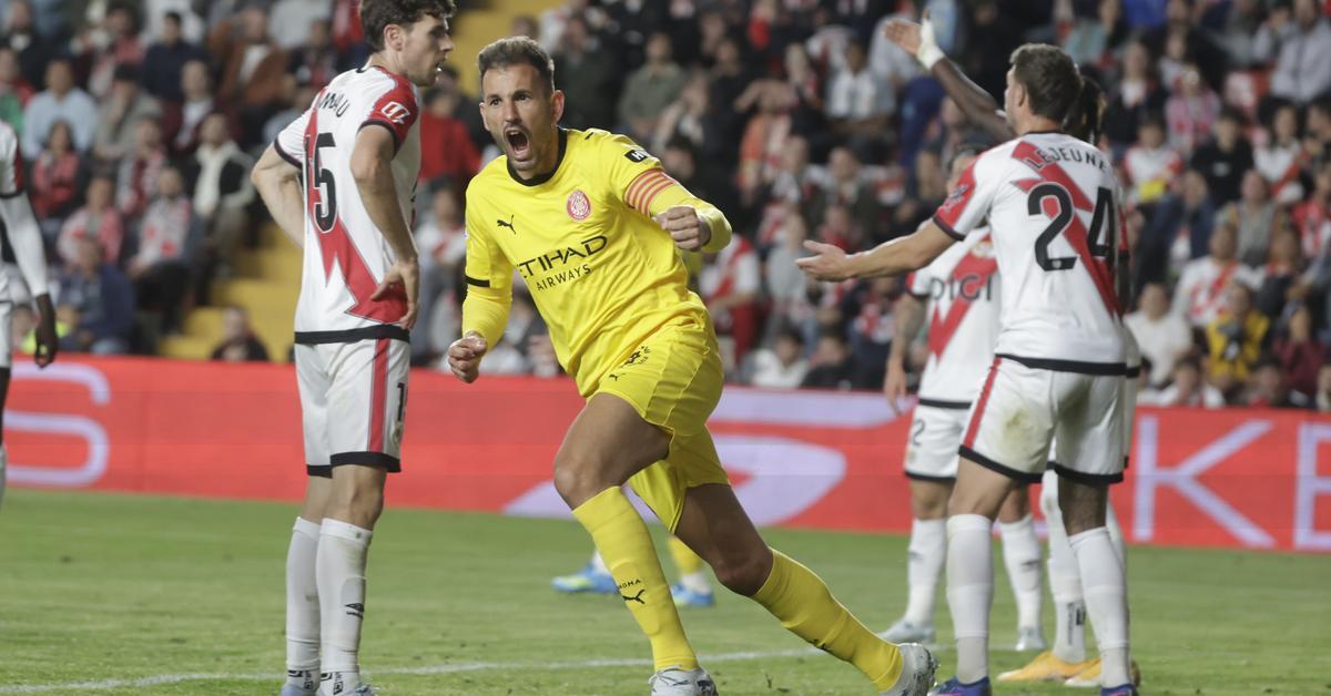Els eterns miracles de Stuani salven el Girona d'un problema gros a Vallecas