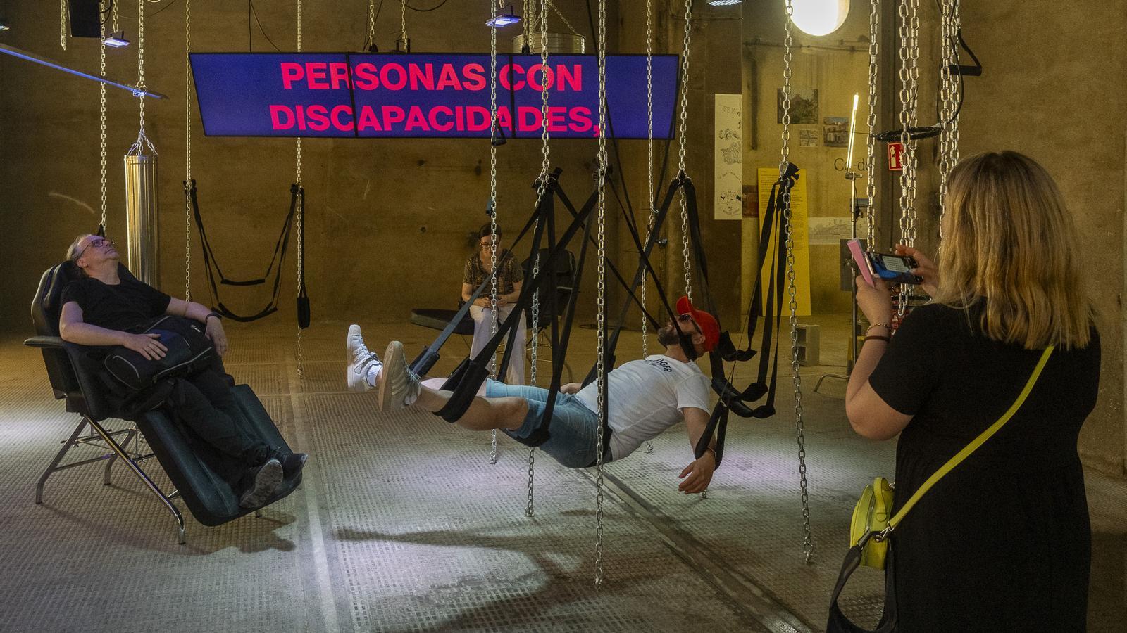 'Cuidado', de Anna Puigjaner (MAIO) y Pol Esteve Castelló