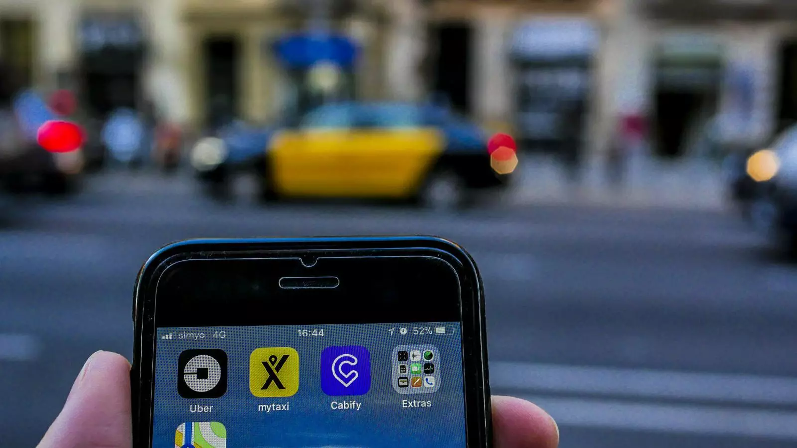Cabify defensa la legalitat de la seva estratègia per esquivar la regulació de la Generalitat.