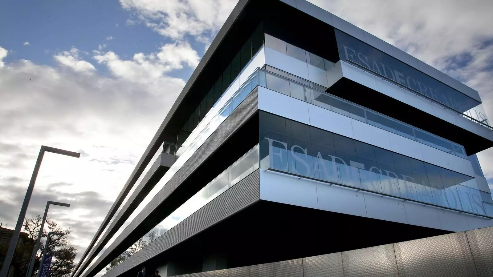 L'Espai Jaume Vicens i Vives agrupa els directius del prestigiós programa de lideratge d'Esade.