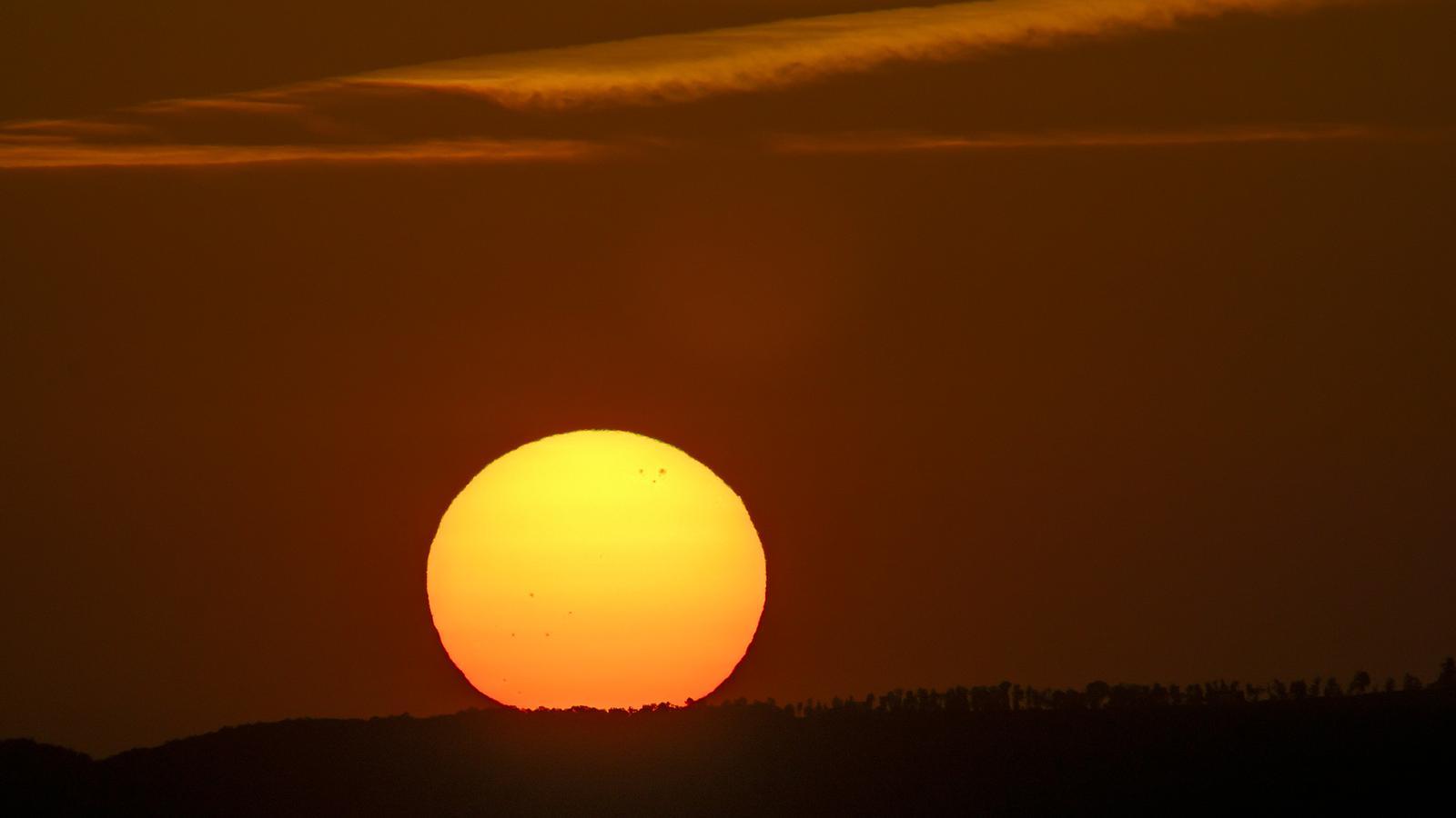 The sun will be the star of the week's finale.
