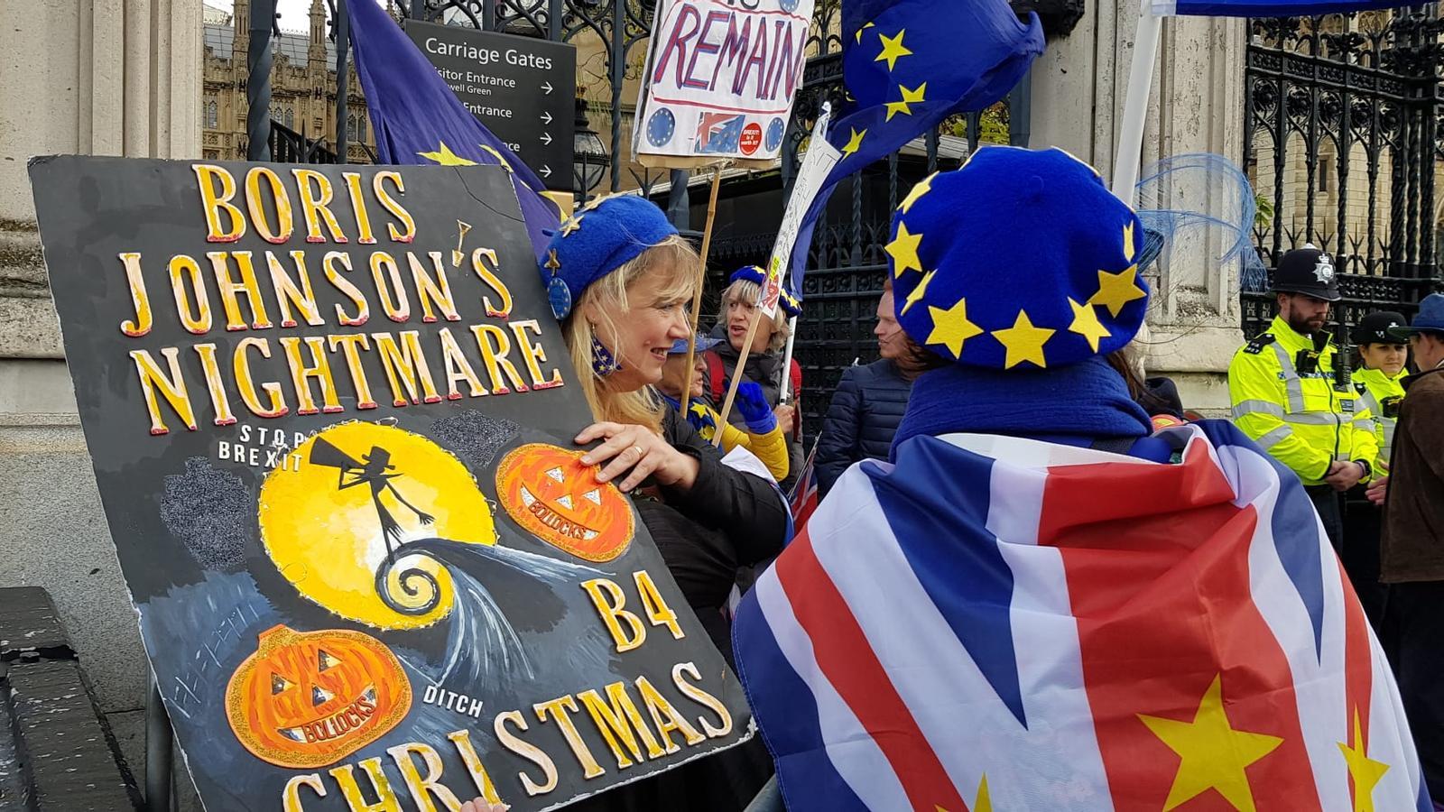 Protesta ante el palacio de Westminster contra el cierre del Parlamento decretado por Boris Johnson durante las llamadas 'guerras del Brexit'.