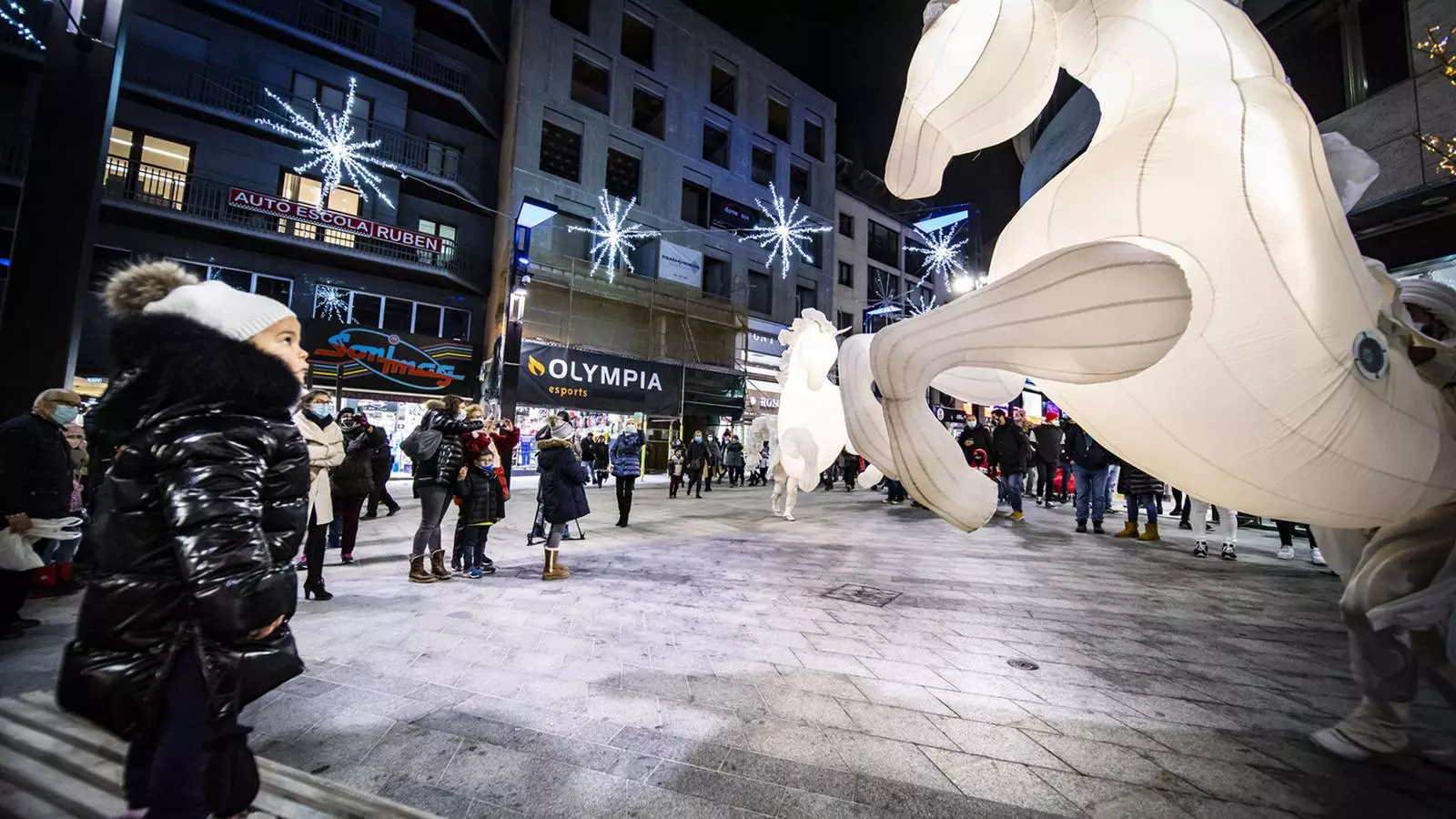 La plaça de l'antiga caserna de bombers durant la celebració del Poblet de Nadal.
