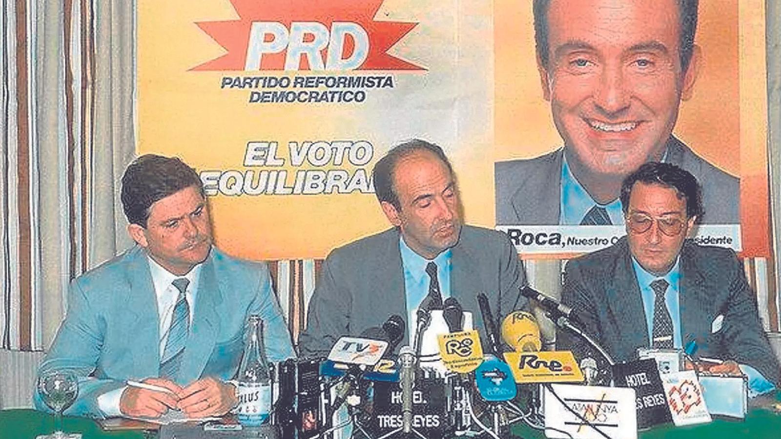 Miquel Roca a una roda de premsa de l’Operació Roca, el 1986.