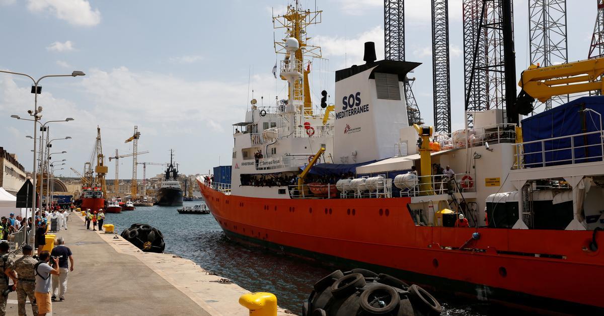 L''Aquarius' arriba a Malta amb 141 migrants a bord