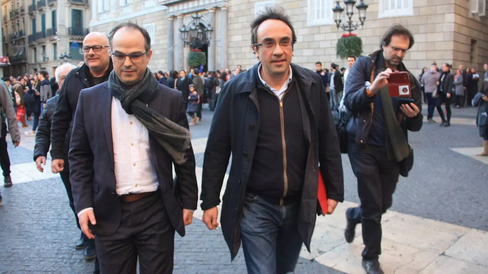 Rull, Turull i Corominas, sortint del Palau de la Generalitat / ACN