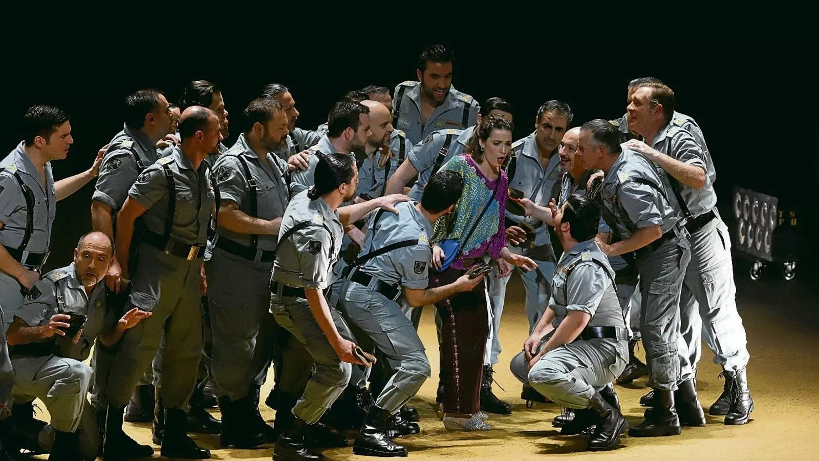 “Com hem d’obrir els teatres si no podem fer teatre?”