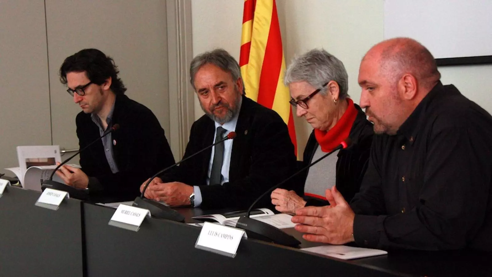 El crític d'art Àlex Mitrani, el director de la Biennal Josep Canals, la presidenta d'Òmnium Muriel Casals i el director del Museu de Sant Cugat Lluís Campins / ACN, Margalida Amengual