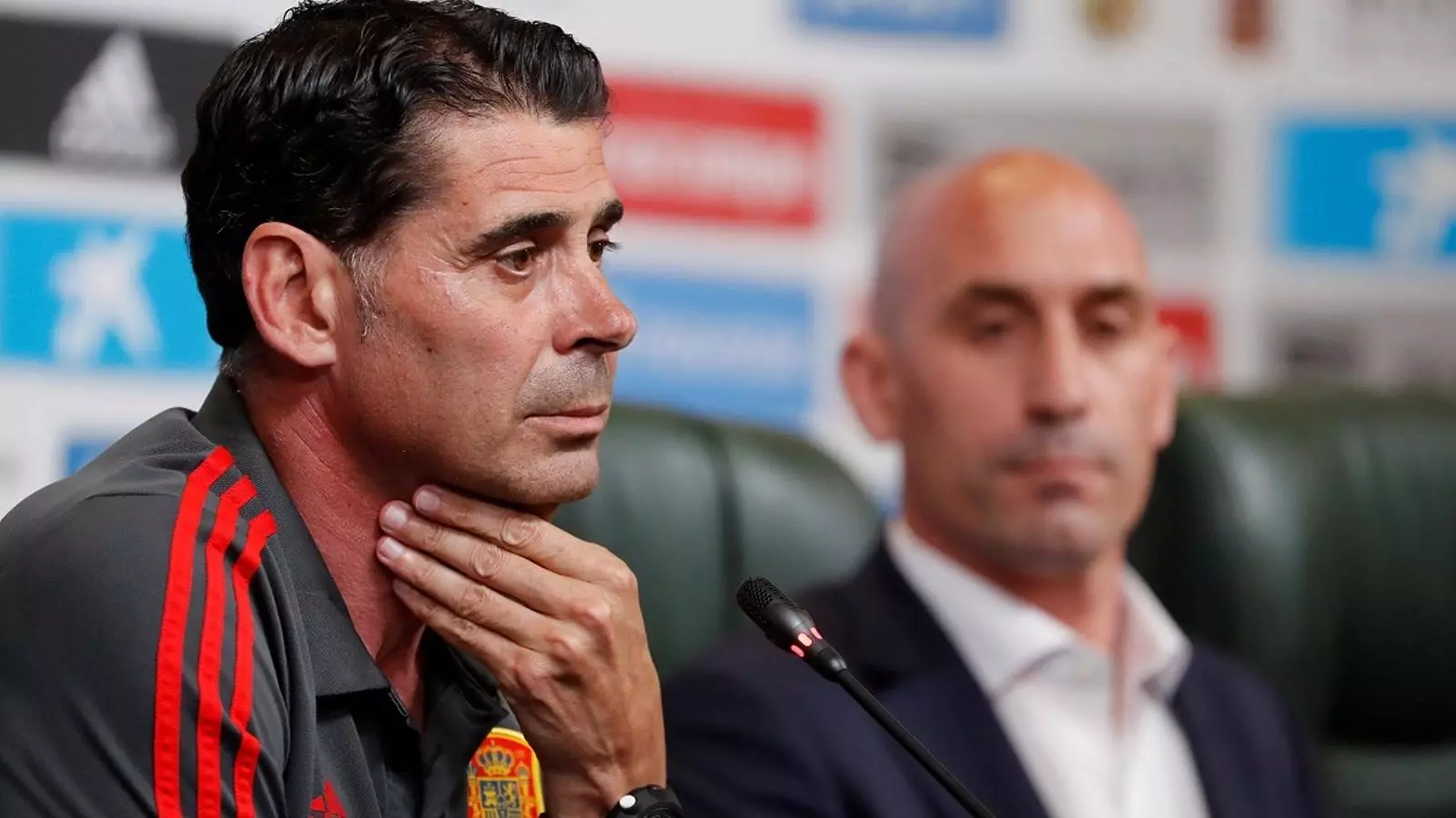 Fernando Hierro, acompanyat per Luis Rubiales